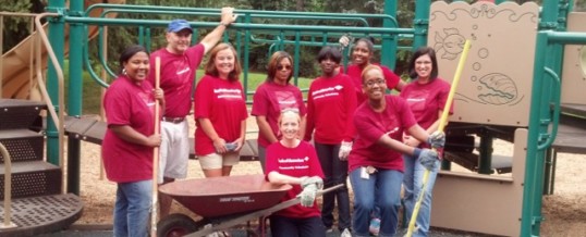 Bank of America volunteers spread good works (and mulch)