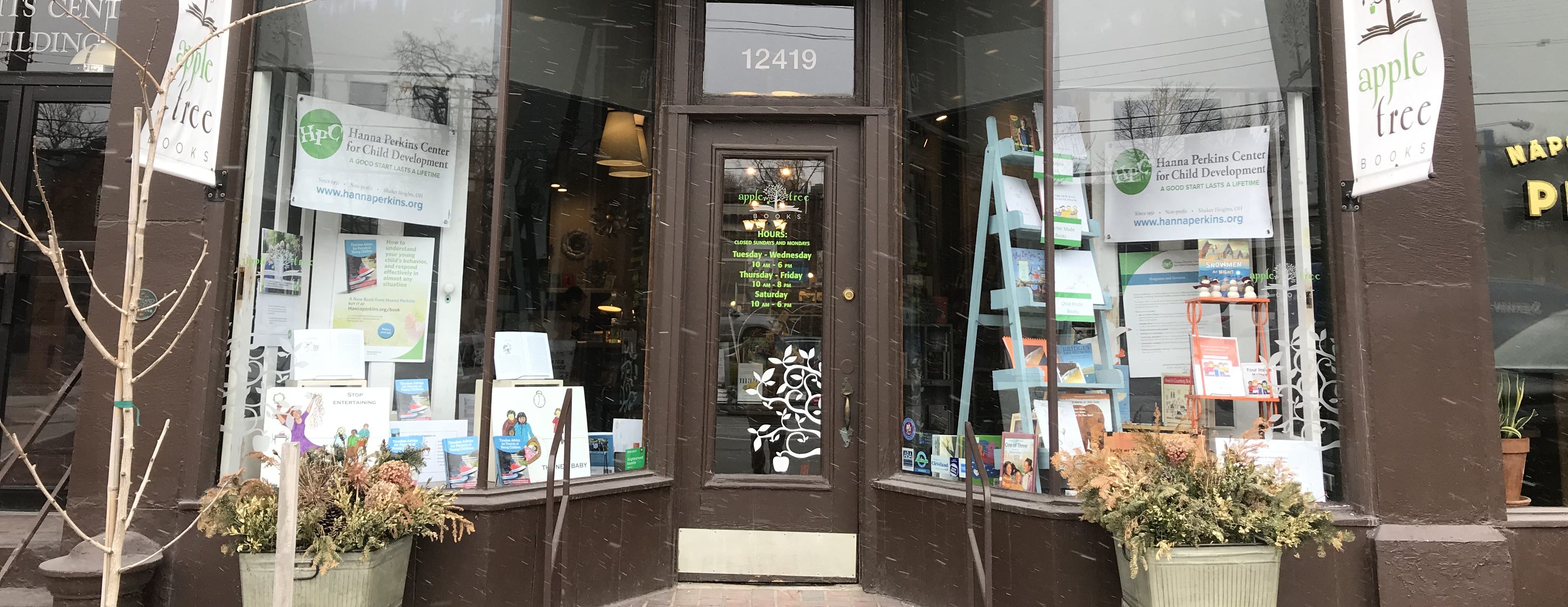 Reception and booksigning at Appletree Books Hanna Perkins Center