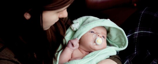 10 postpartum symptoms new moms should know