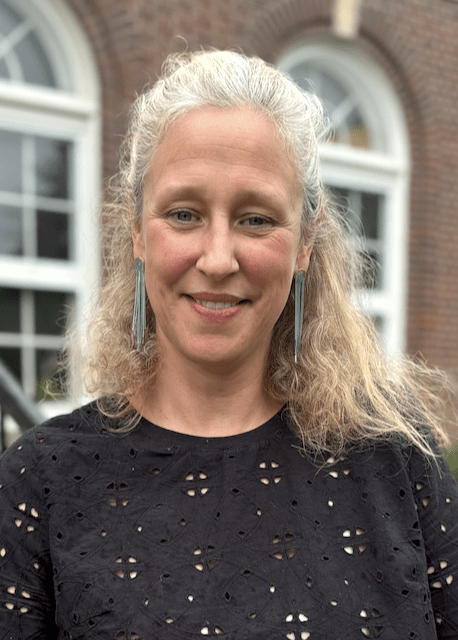 Elizabeth Dreyfuss image